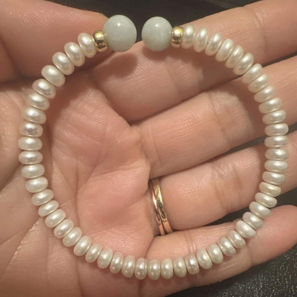 Vintage Elegant White Pearl/14k gold beads Bracelet